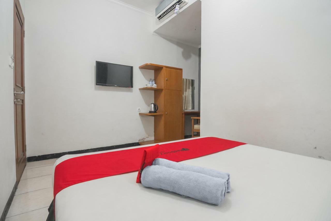 Reddoorz @ Cihampelas Бандунг Экстерьер фото